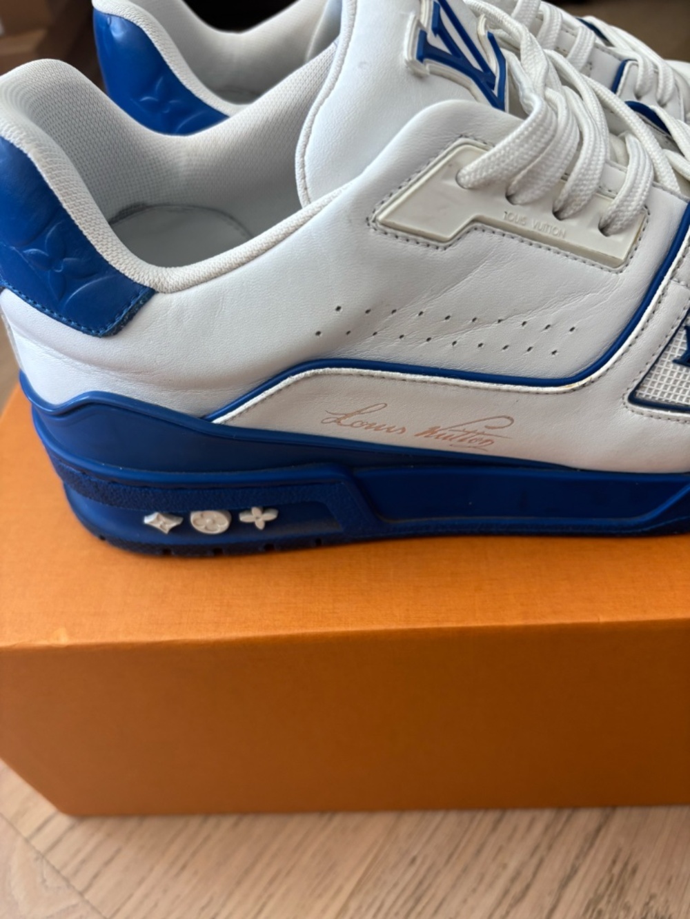 Louis Vuitton Trainer Low Signature - White Blue Size Size 7 Men's. - Picture 9 of 16